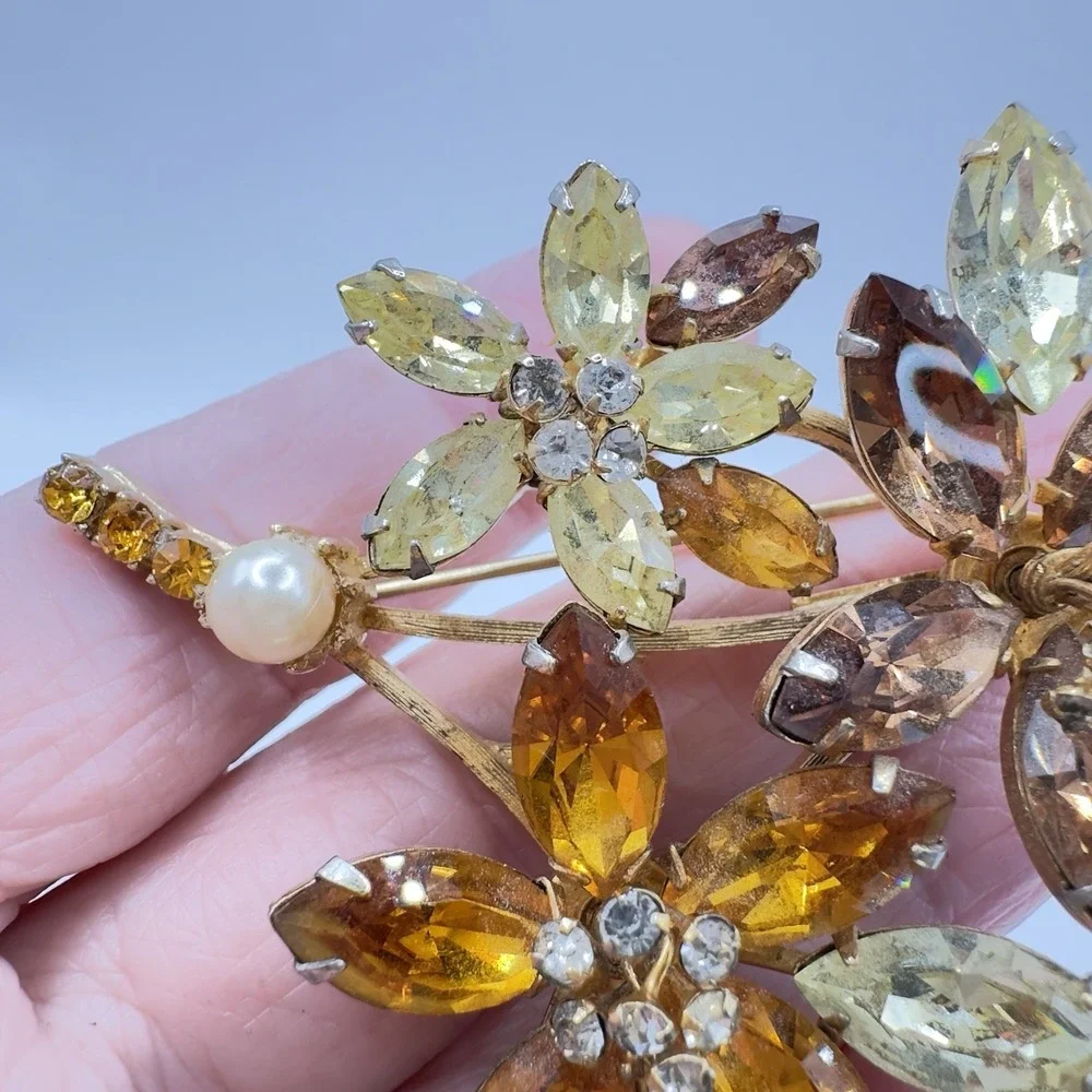 Vintage Vendome Brooch Flower Gold Tone & Rhinestones Flower Pin 3 In BEAUTY
